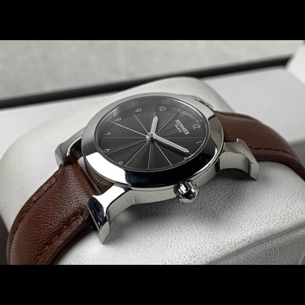 💯 authentic Hermès watch 9/10 condition - Picture 3 of 8